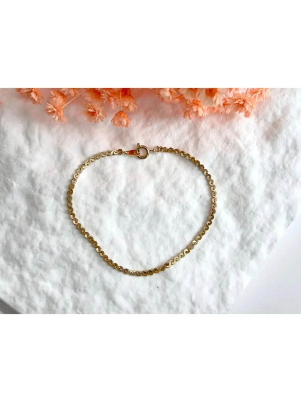 Gold Toned Serpentine Chain Minimalist 80's Vintage Bracelet